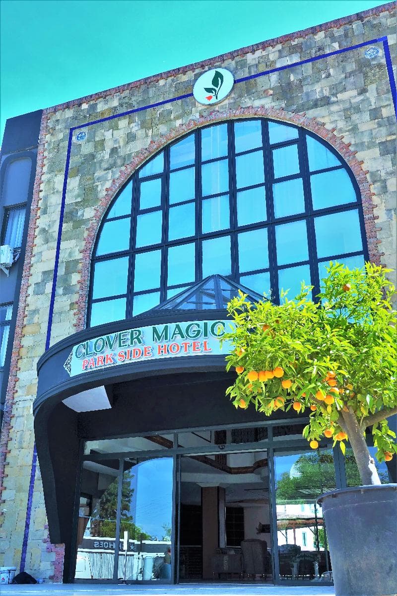 Clover Magic Park Side Hotel 4