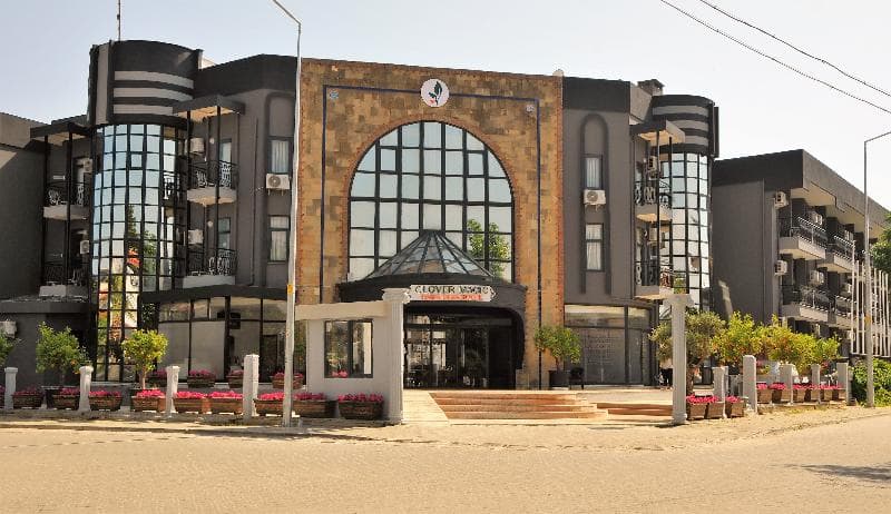 Clover Magic Park Side Hotel 5