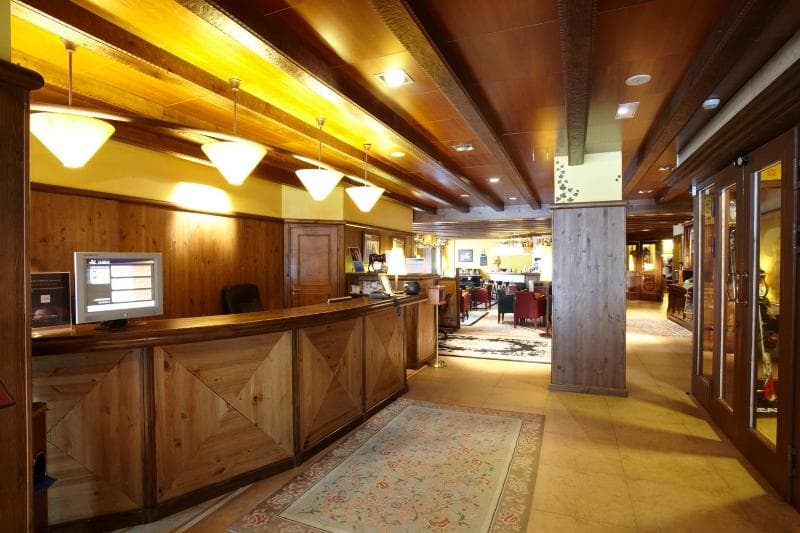 Ski Plaza & Wellness Hotel 5