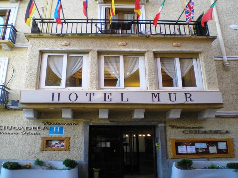 Mur 2