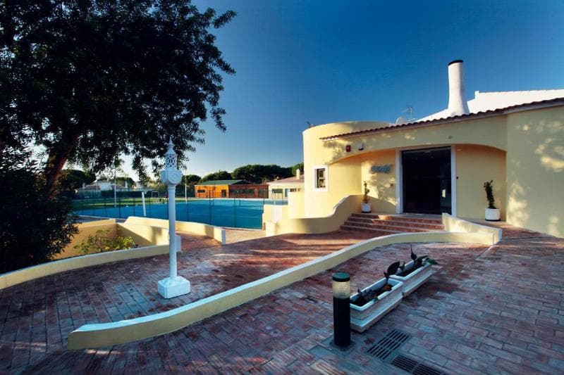 Browns Sports & Leisure Club 5