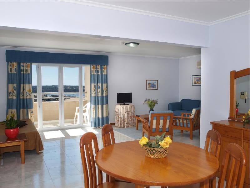 Apartamentos Jardins da Rocha 3