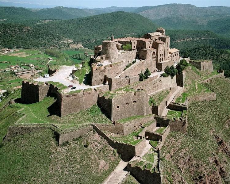 Parador De Cardona photo 1