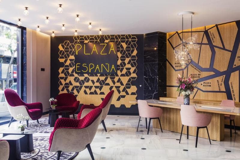 Motel One Madrid-Plaza de España 4