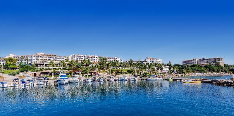 Coral Beach Hotel & Resort 3