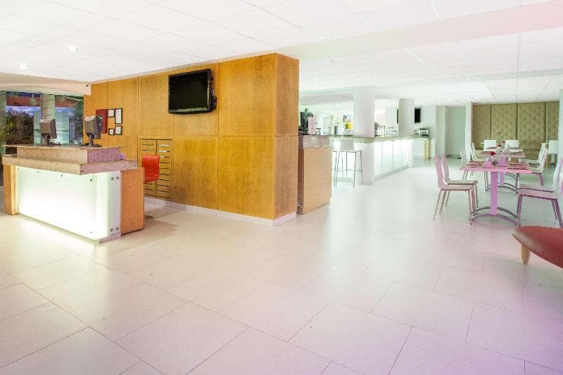 Hotel Adhara Express 4