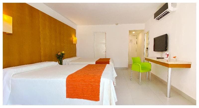 Hotel Adhara Express 5