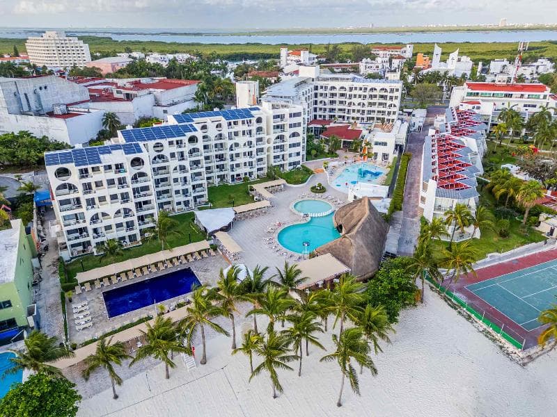 Aquamarina Beach Hotel Cancun 4