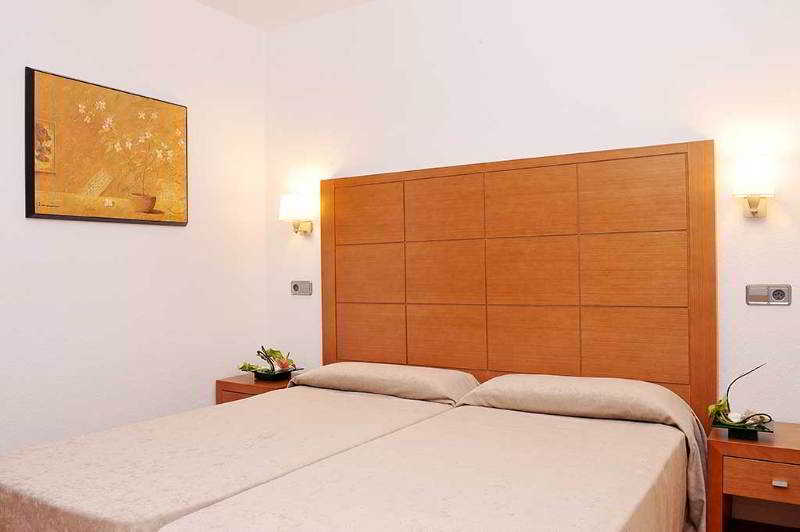 Aparthotel & Suites Cap de Mar 4