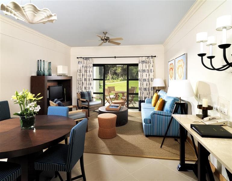 Pine Cliffs Residence photo 1