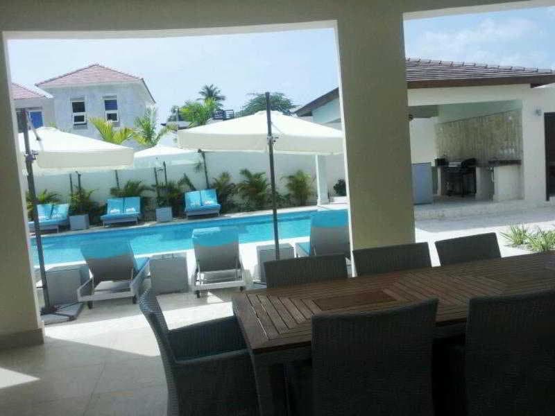 Lifestyle Crown & Residence Suites 3