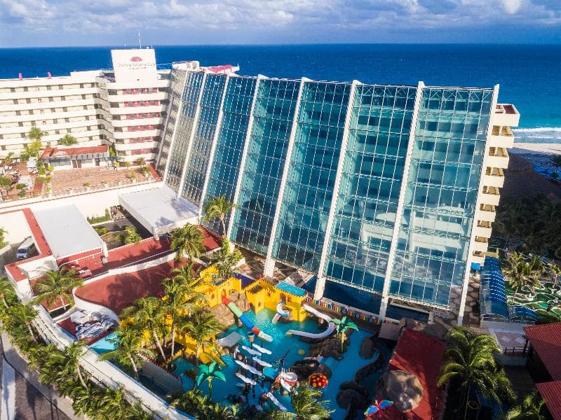 Crown Paradise Club All Inclusive Resort Cancun 2