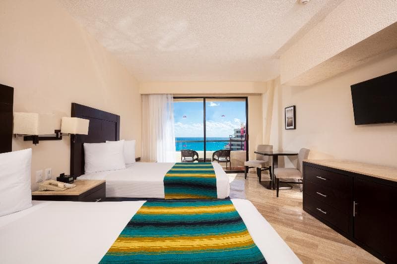 Crown Paradise Club All Inclusive Resort Cancun 4