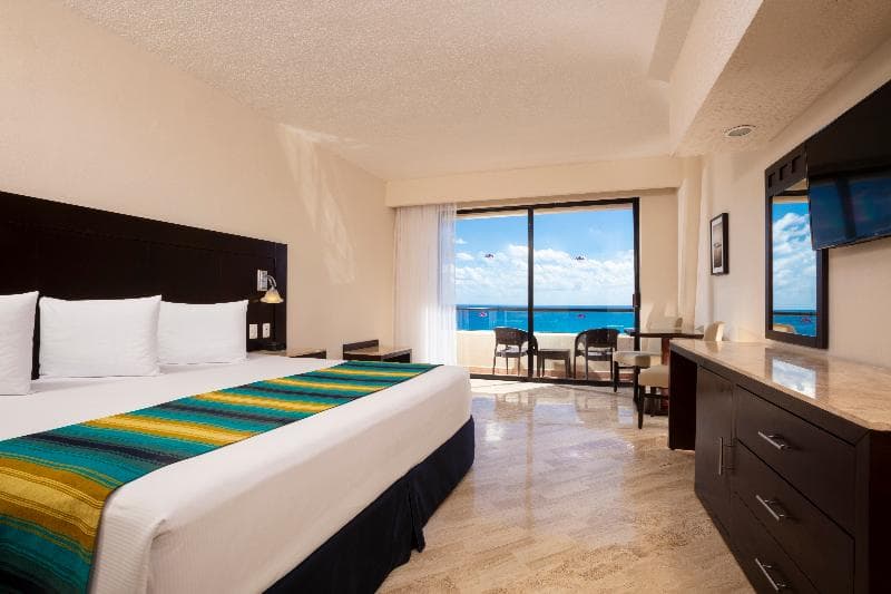 Crown Paradise Club All Inclusive Resort Cancun 5