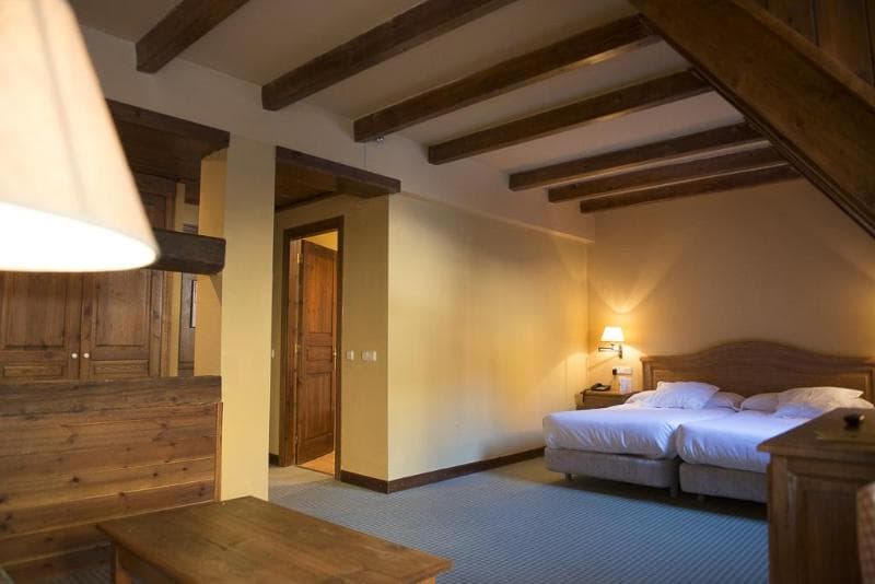 Hotel Chalet Bassibe by Silken photo 1