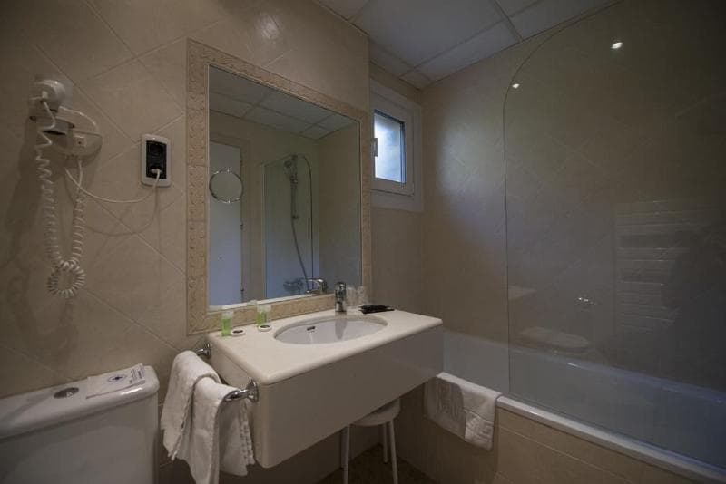 Hotel Bringué 5