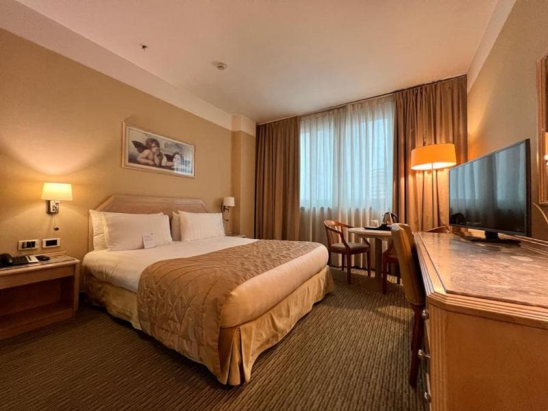 Holiday Inn Naples 4