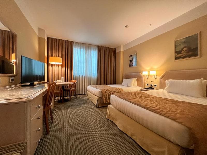 Holiday Inn Naples 5