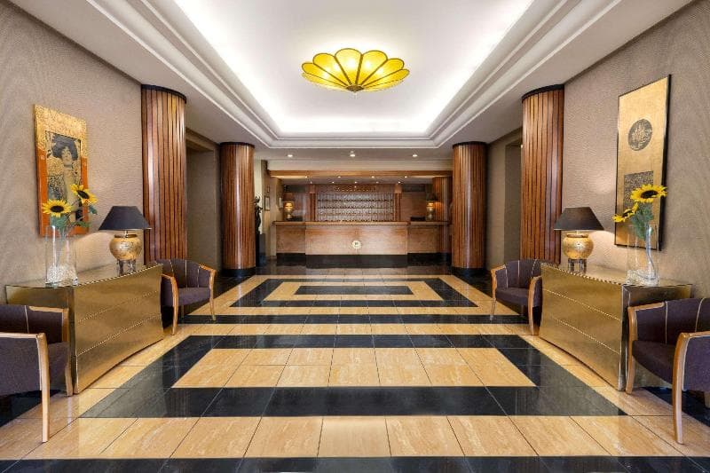 Ramada by Wyndham Naples 4