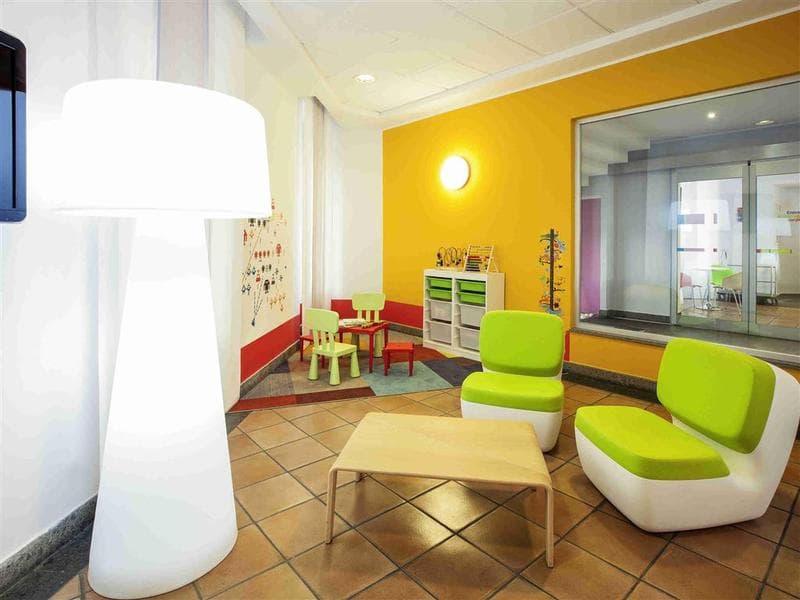 Ibis Styles Napoli Garibaldi 4