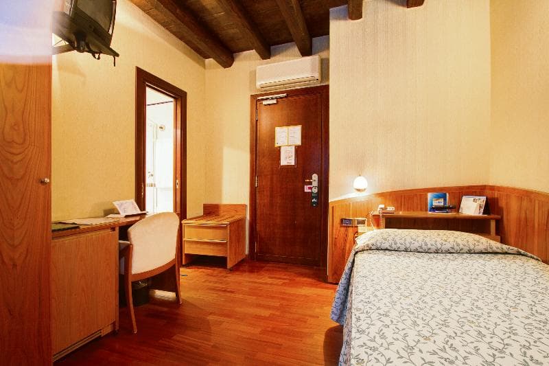 Hotel Corot 5