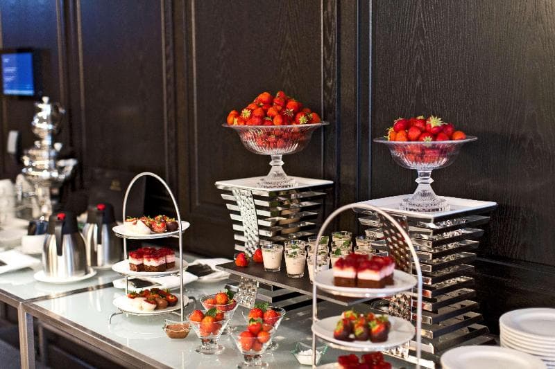 Hilton Vienna Plaza 1