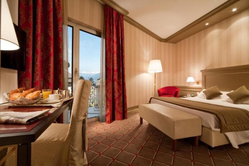 Hotel De La Paix main