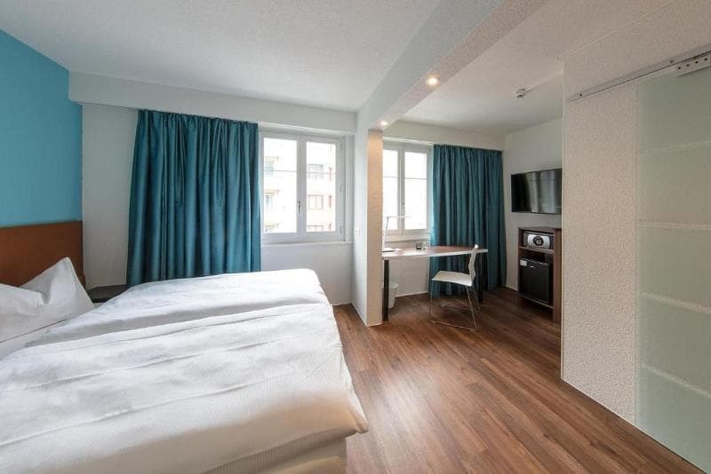 Royal Hotel Zurich (Ex-Comfort Inn) photo 1