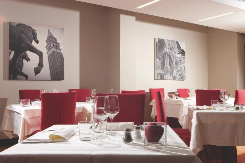 Quality Hotel Delfino Venezia Mestre photo 78