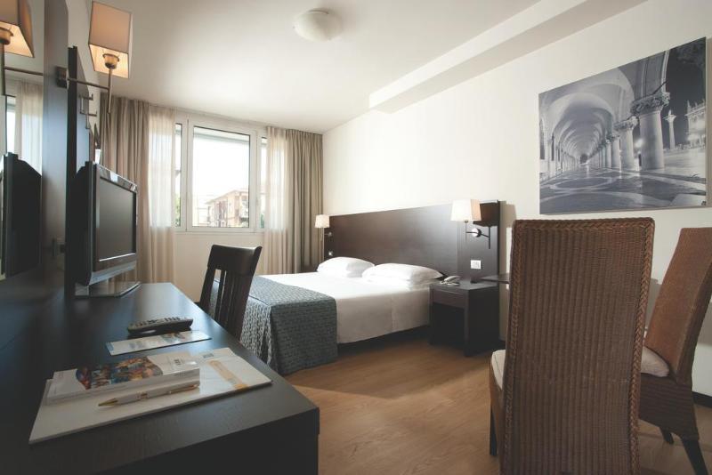 Quality Hotel Delfino Venezia Mestre photo 41