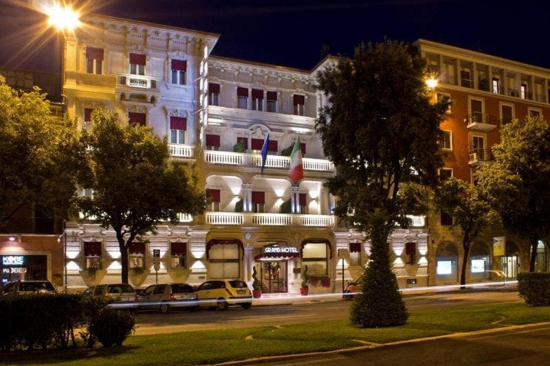 Grand Hotel Des Arts - Adults Only 3