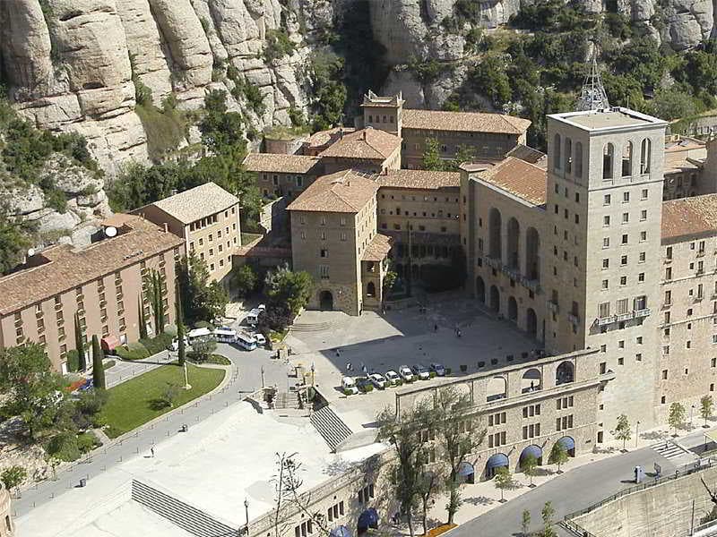 Abat Cisneros photo 1