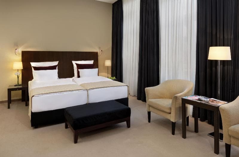 Metropolitan Hotel by Flemings 4