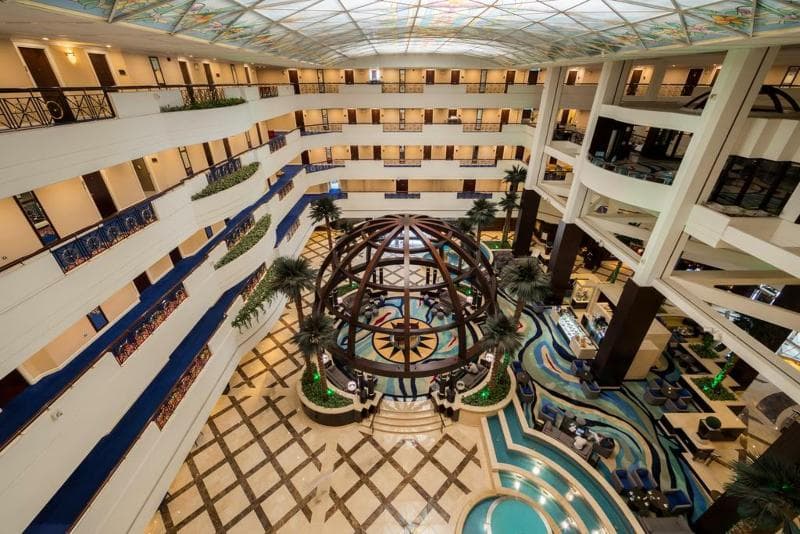 Mövenpick Dubai Grand Al Bustan 5