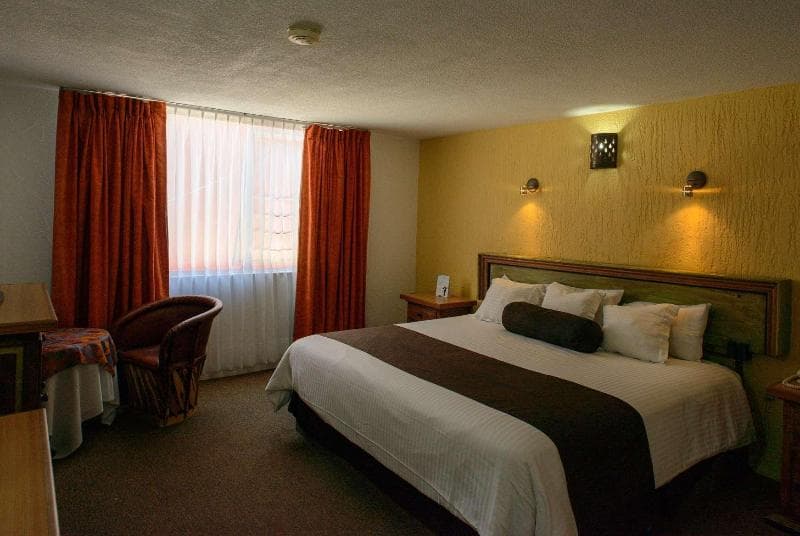 Howard Johnson By Wyndham Morelia Calle Real 3