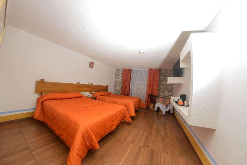 Howard Johnson By Wyndham Morelia Calle Real 4