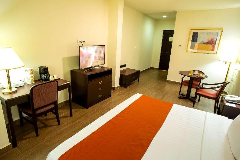 Hotel Plaza Calzada photo 1