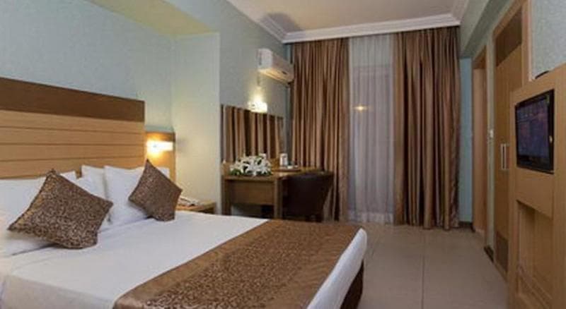 Remi Hotel 3