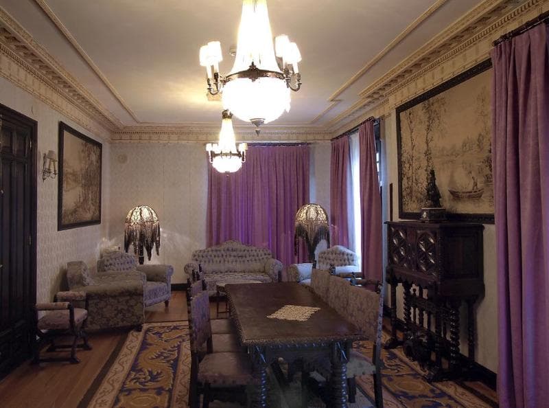 Palacio Arias main