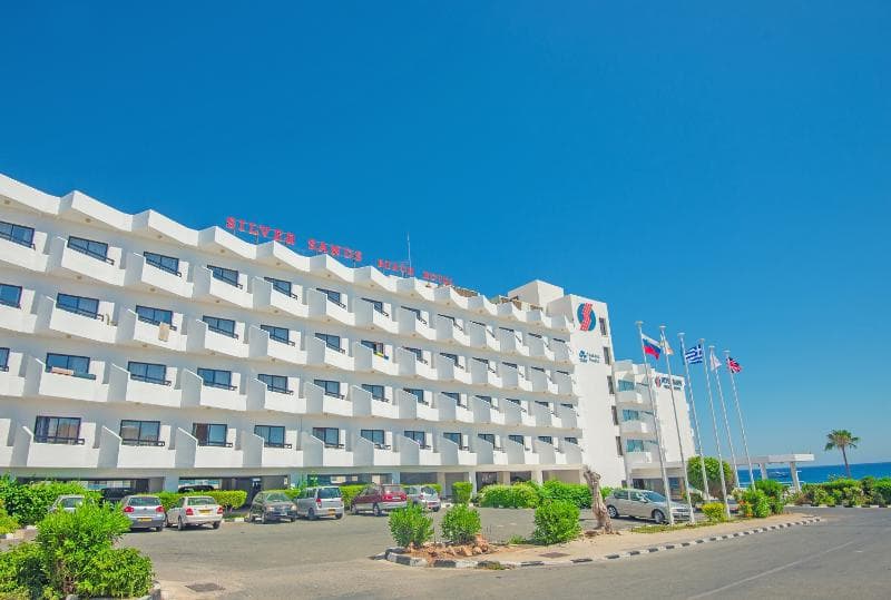 Silver Sands Beach Hotel 3