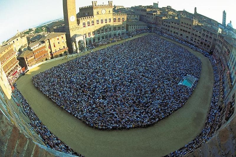 Palazzo Dei Priori 3