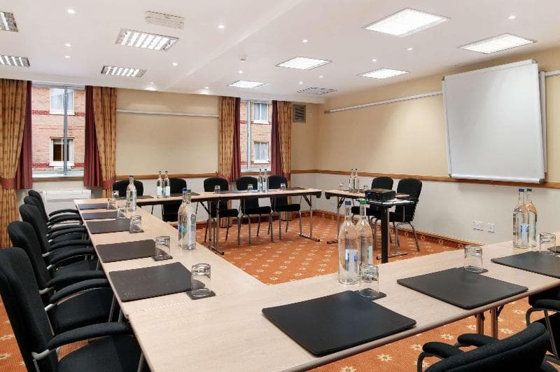 DoubleTree by Hilton Bristol North photo 1