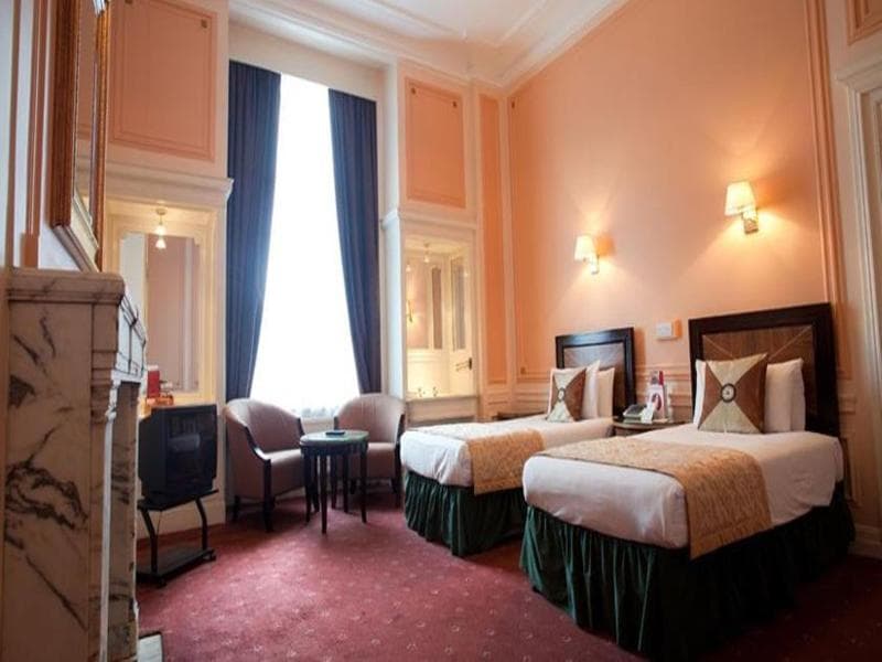 Adelphi Hotel photo 1