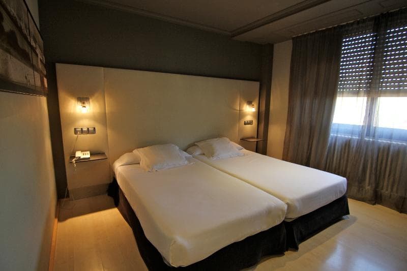 Hotel Almirante 3