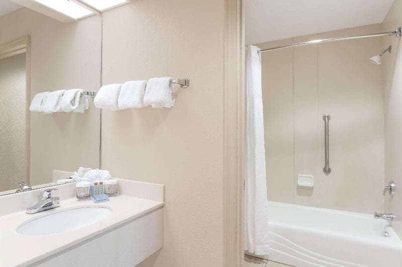 Hawthorn Suites by Wyndham Orlando Lake Buena Vista 3