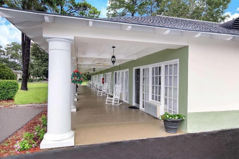 Days Inn by Wyndham Natchez 4