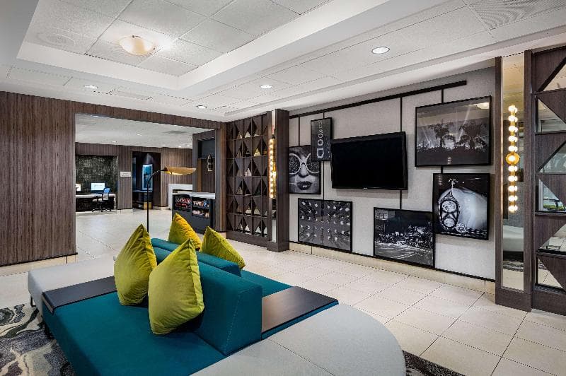 Hilton Garden Inn Los Angeles/Hollywood 4