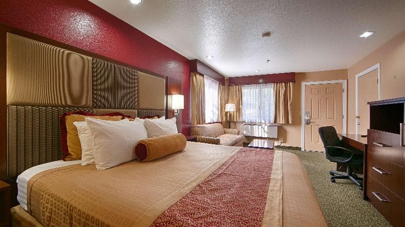 Best Western Plus Yosemite Way Station Motel 5