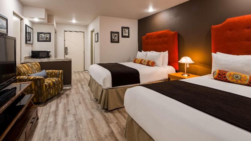 Best Western Plus Hollywood Hills Hotel 3