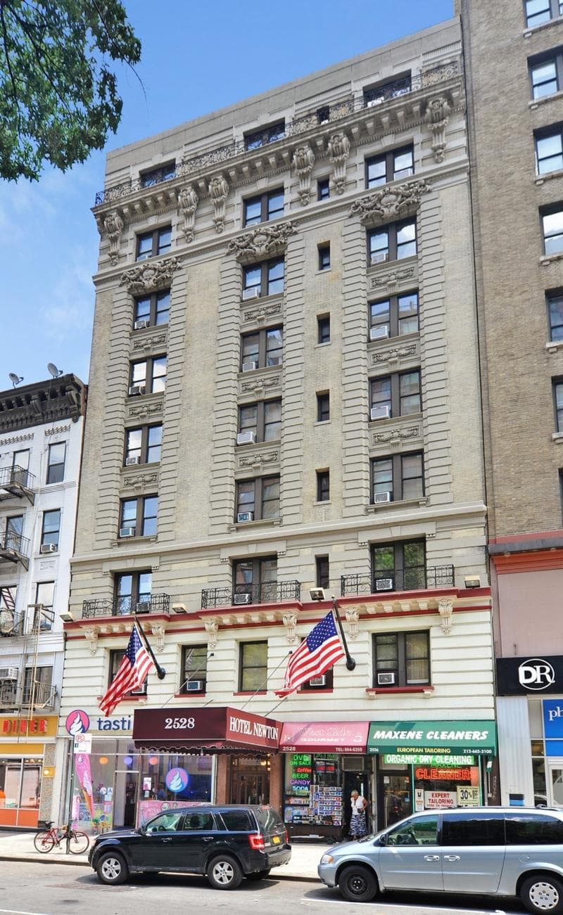 Hotel Newton photo 1